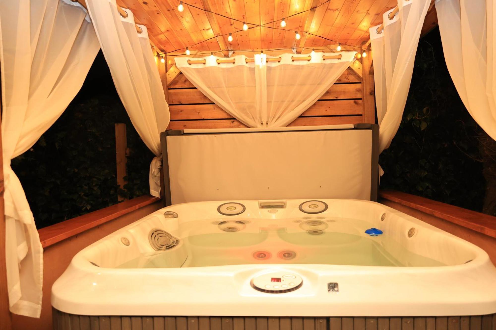 Le Chic Retreat - *