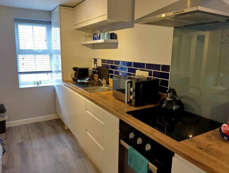 Smart Modern Studio Flat In Central * Bournemouth