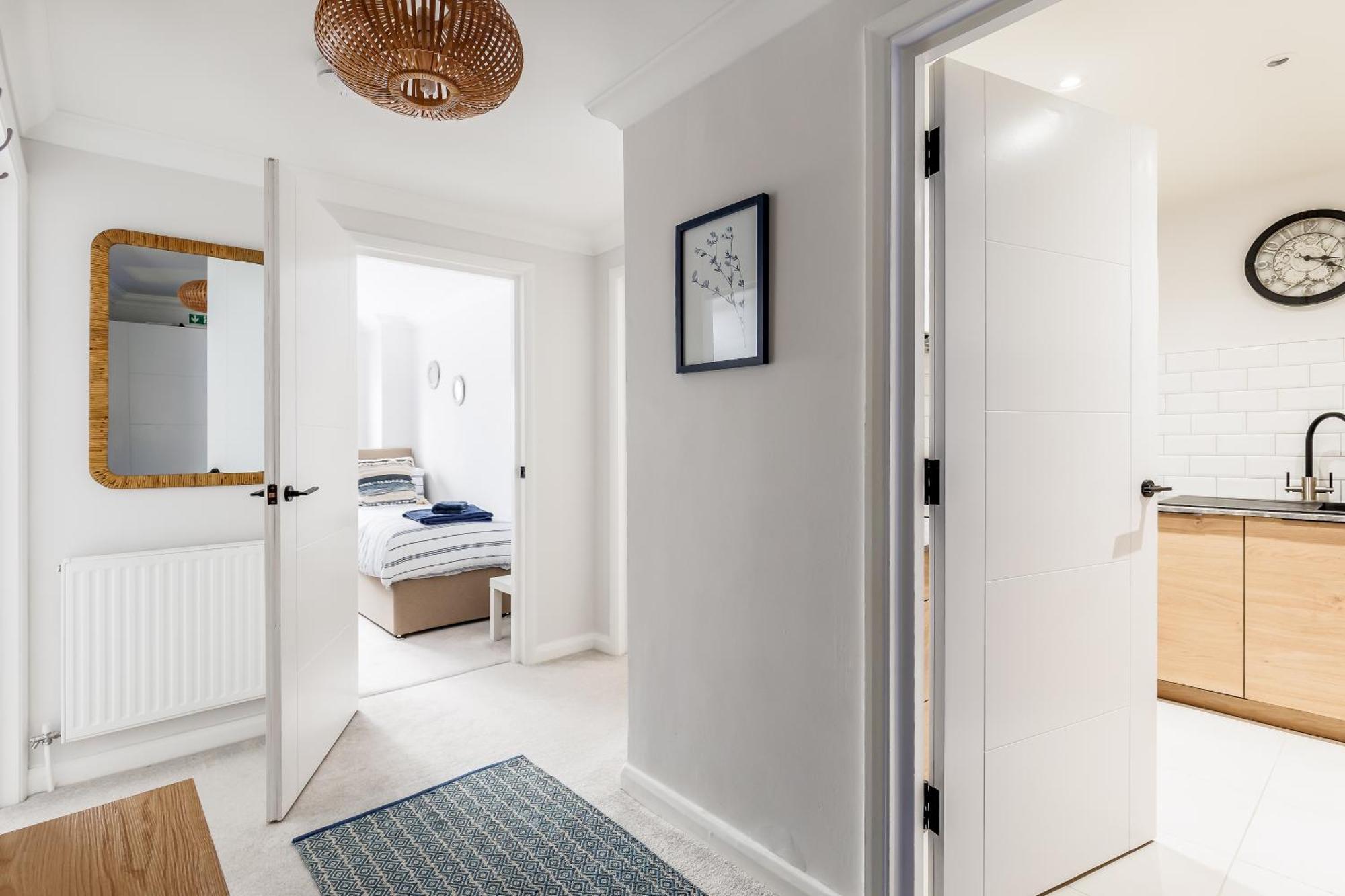 Apartment Modern, Comfy Town Centre Gem, Near Beach, Parking Bournemouth
