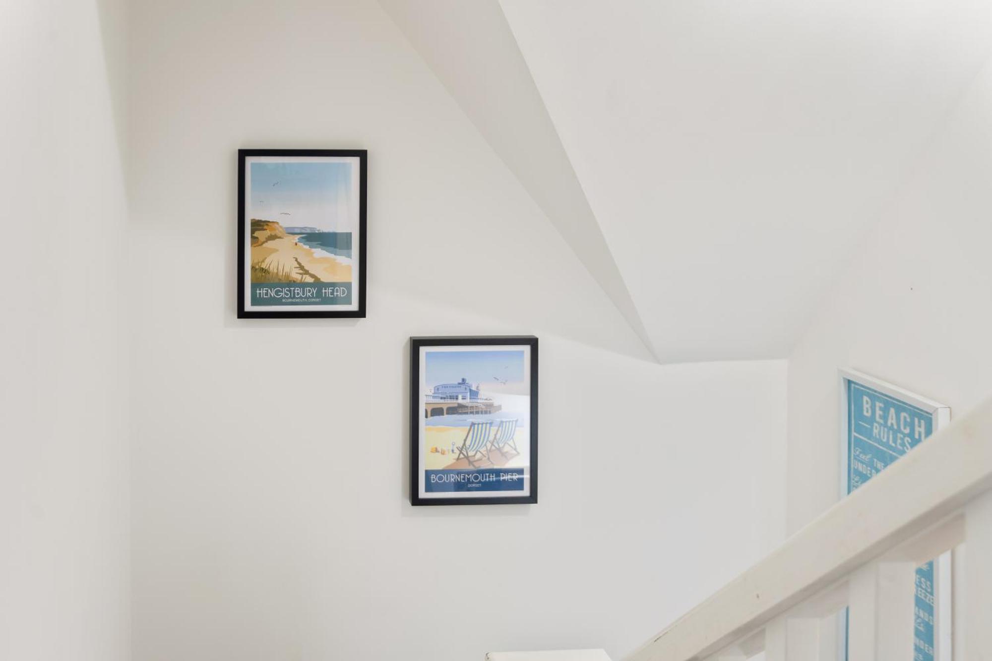 Seaside Town Centre Triplex: Spacious Retreat With Parking * Bournemouth