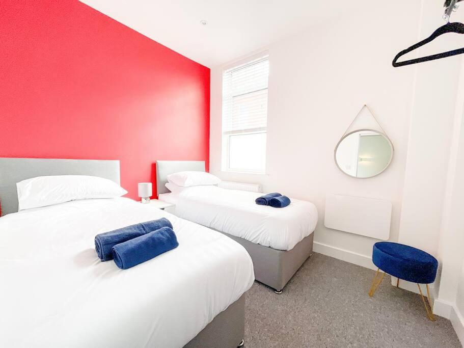 Apartment Stylish 4 Bedroom With Parking