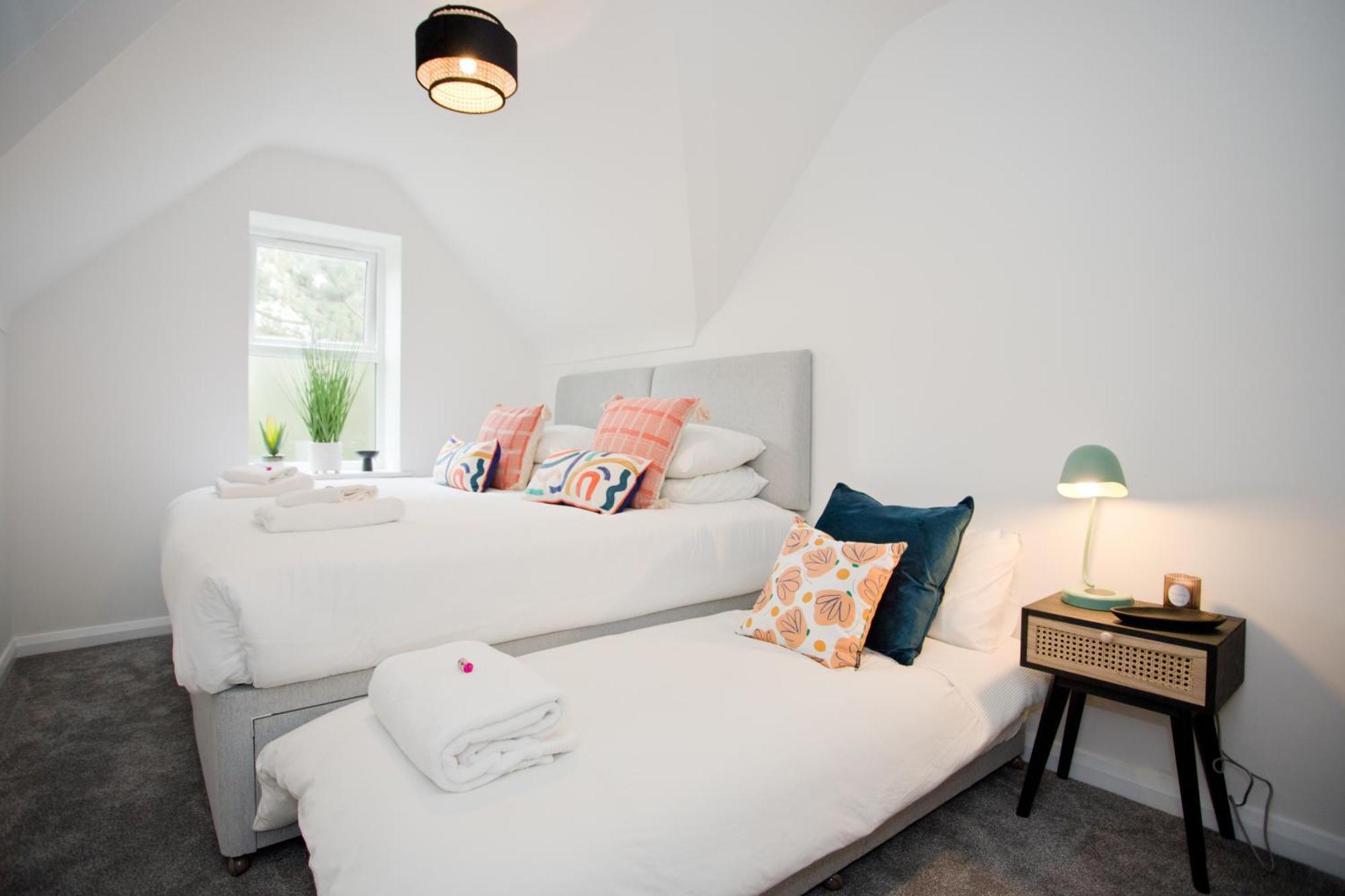 Stylish 2 Bedroom - Parking - 5 Mins Walk To Apartment Bournemouth