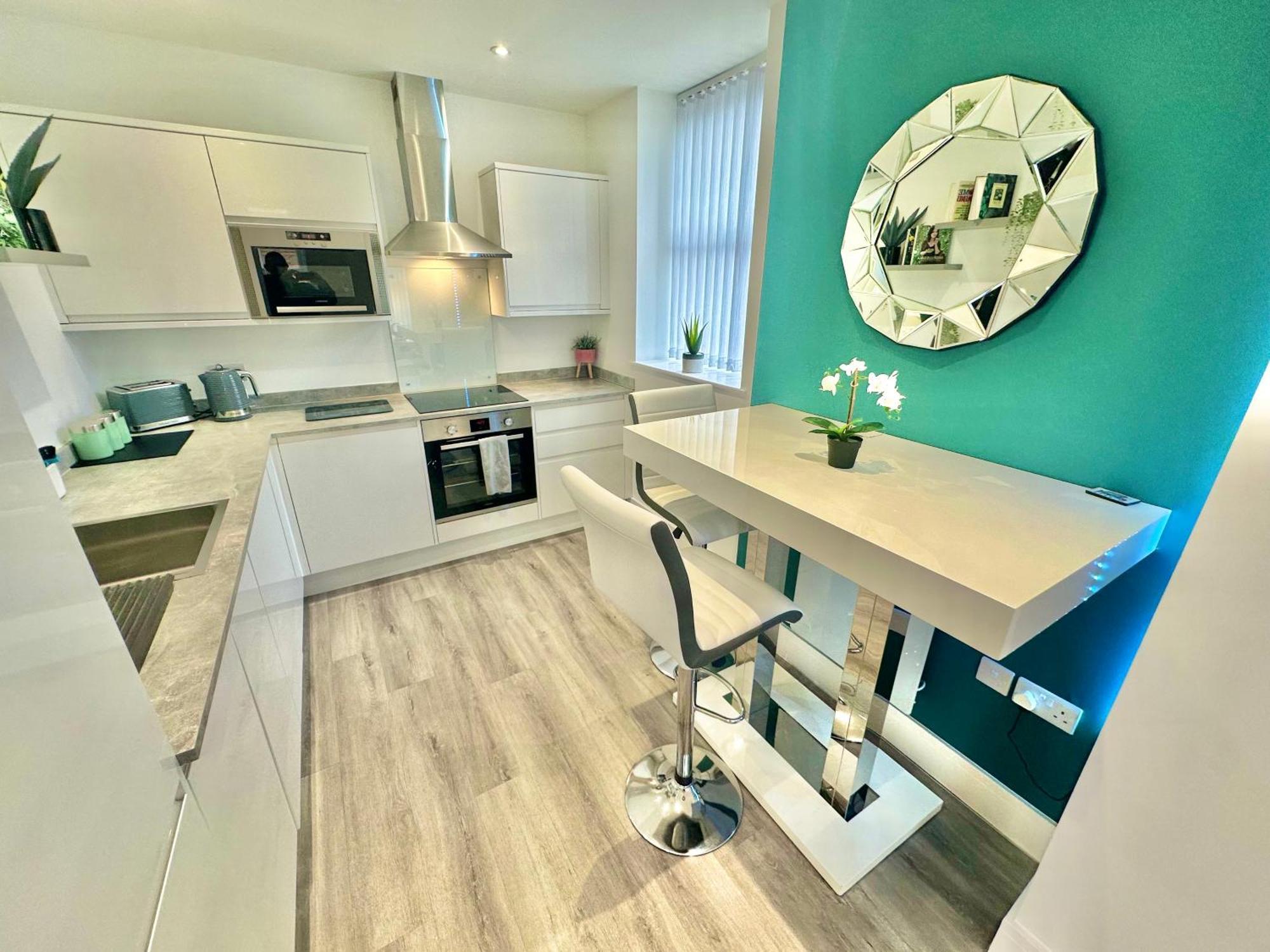 Apartment Coastal Vibes - Stunning With King Size Bed And Free Parking - Central Location And Close To Beach Bournemouth