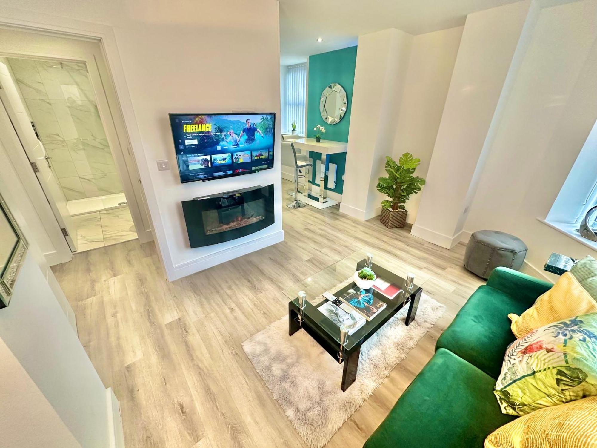 Coastal Vibes - Stunning With King Size Bed And Free Parking - Central Location And Close To Beach Apartment Bournemouth