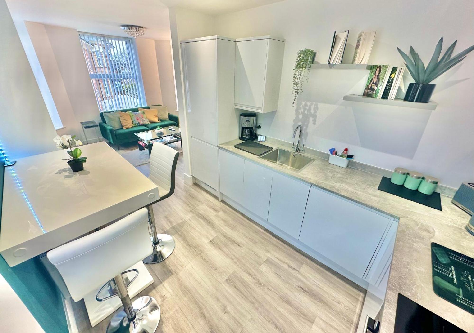 Coastal Vibes - Stunning With King Size Bed And Free Parking - Central Location And Close To Beach Bournemouth