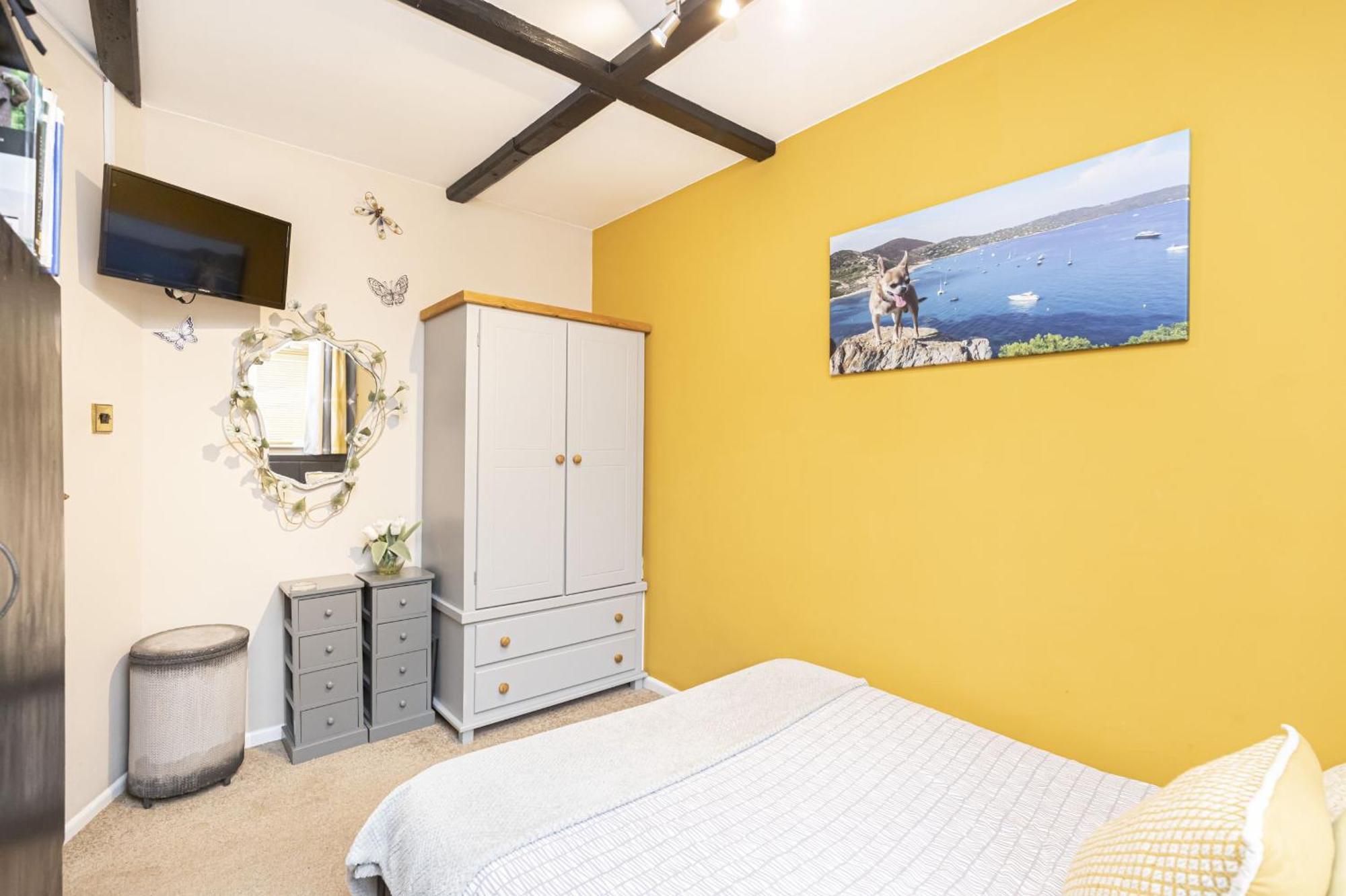 Cozy Cottage, Secure Garden, Dog Freindly Holiday home