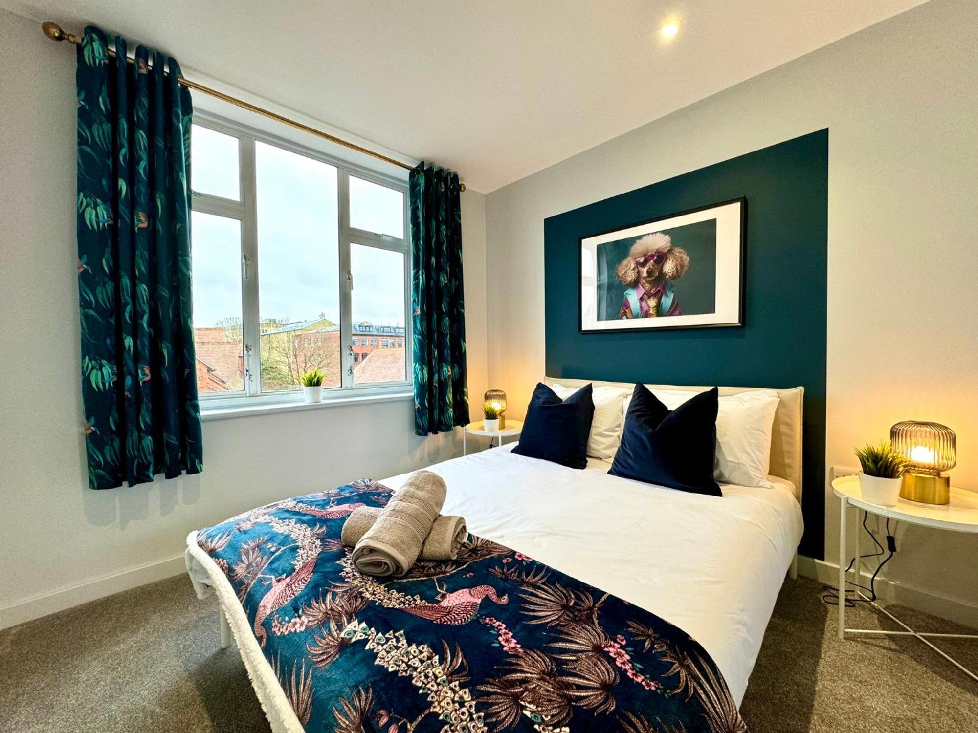Amazing Large 3 Bedroom - Sleeps 8! * Bournemouth