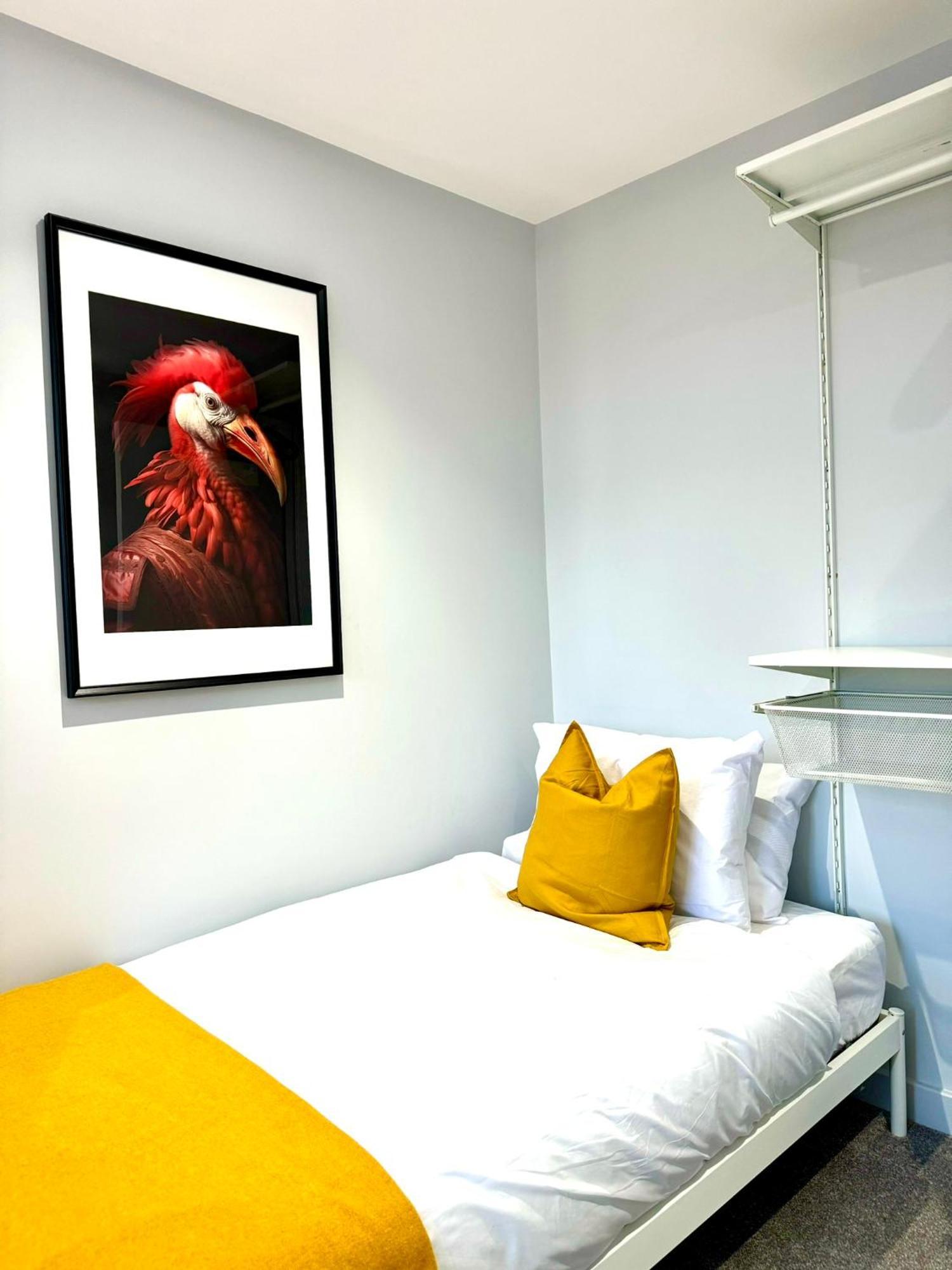 Amazing Large 3 Bedroom - Sleeps 8! * Bournemouth