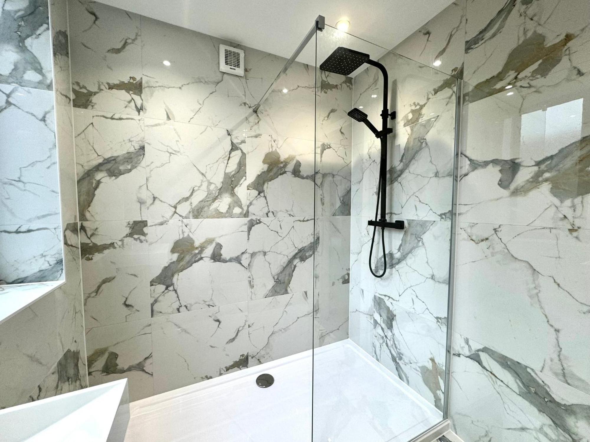 Amazing Large 3 Bedroom - Sleeps 8! Apartment