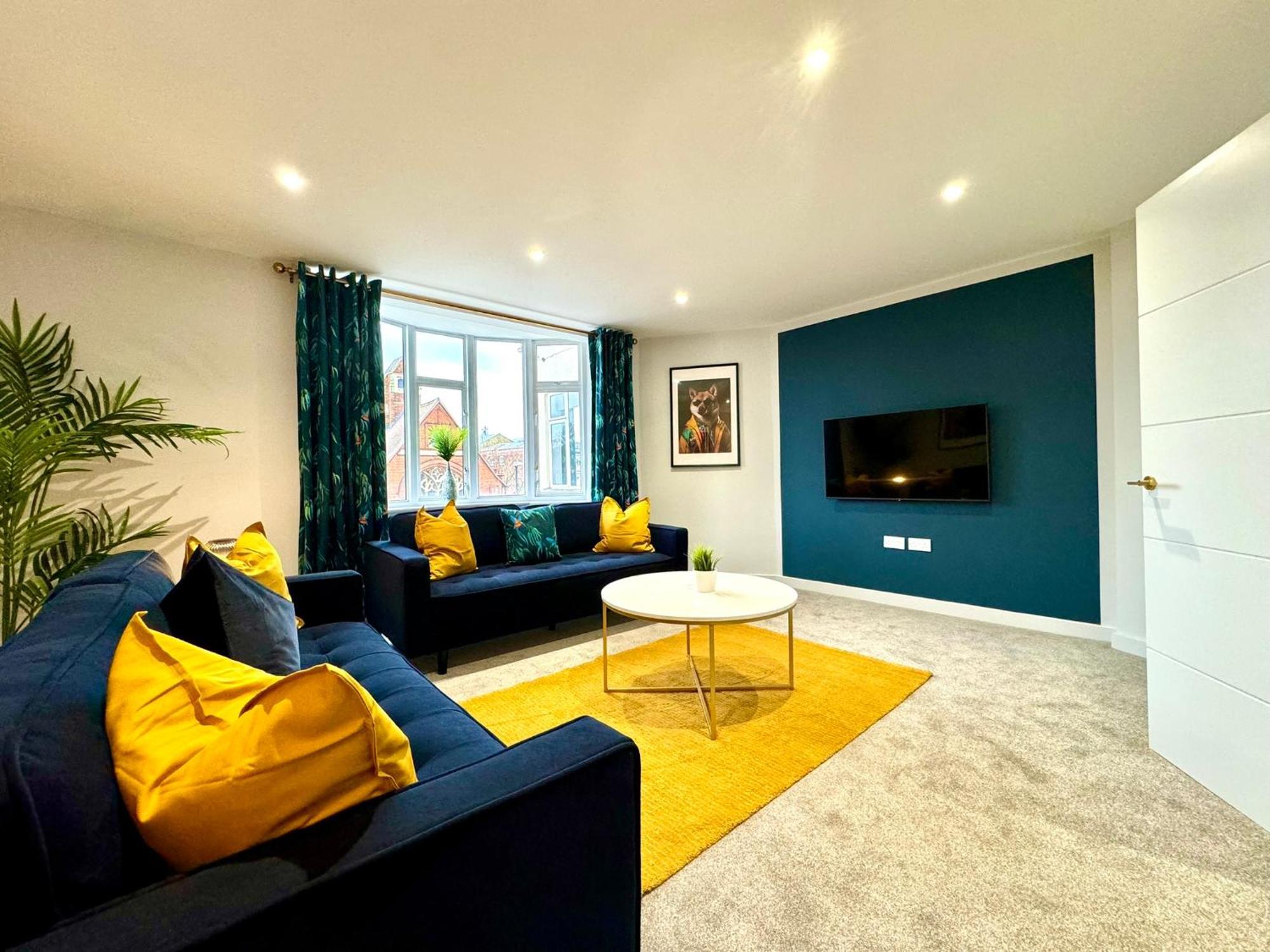 Amazing Large 3 Bedroom - Sleeps 8! Apartment Bournemouth