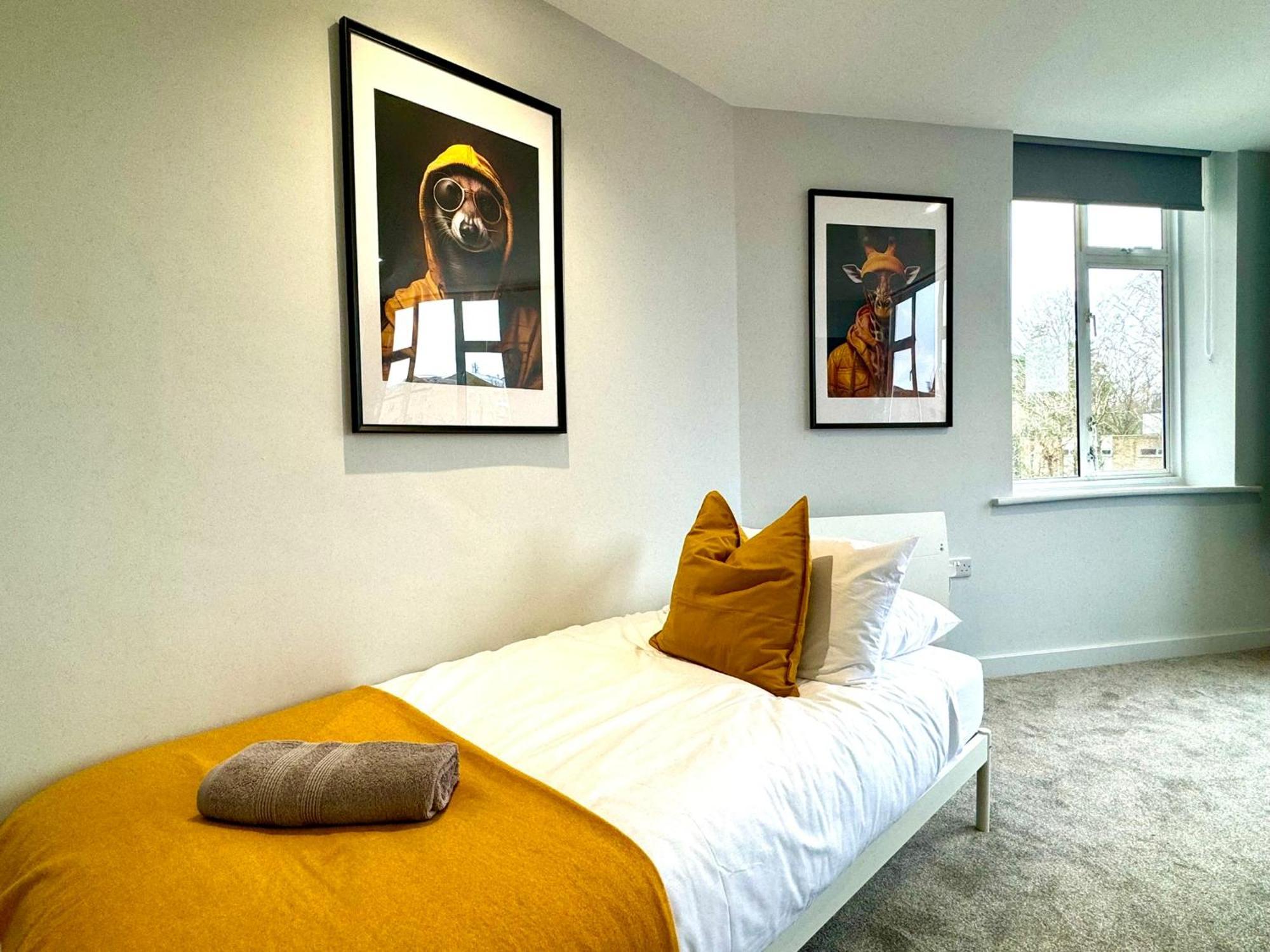 Amazing Large 3 Bedroom - Sleeps 8! Bournemouth