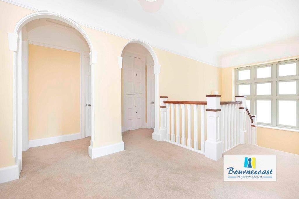 Bournecoast:large Minutes From Beach- Hb6228 Holiday home *