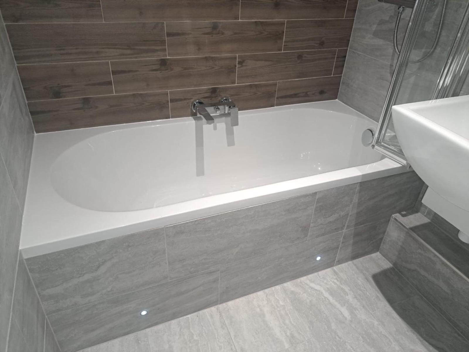 Apartment Hot Tub & Sauna Let