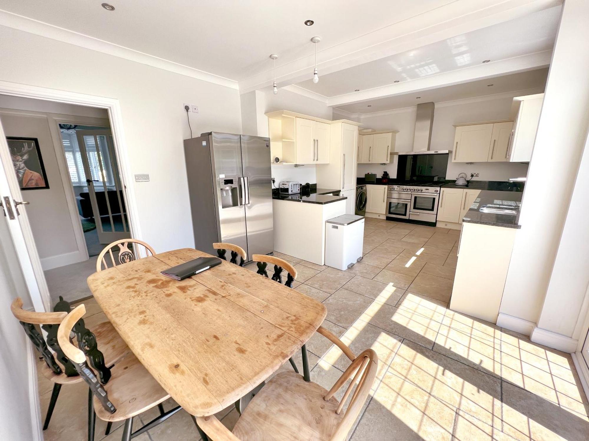 Four Bedroom Family Abode With Hot Tub, Garden And Bbq Holiday home Bournemouth