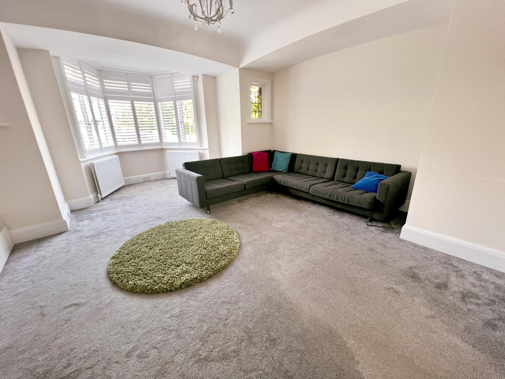 Four Bedroom Family Abode With Hot Tub, Garden And Bbq Holiday home