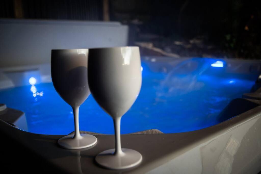 Holiday home Luxury Bmth House With Hot Tub. Stunning! *