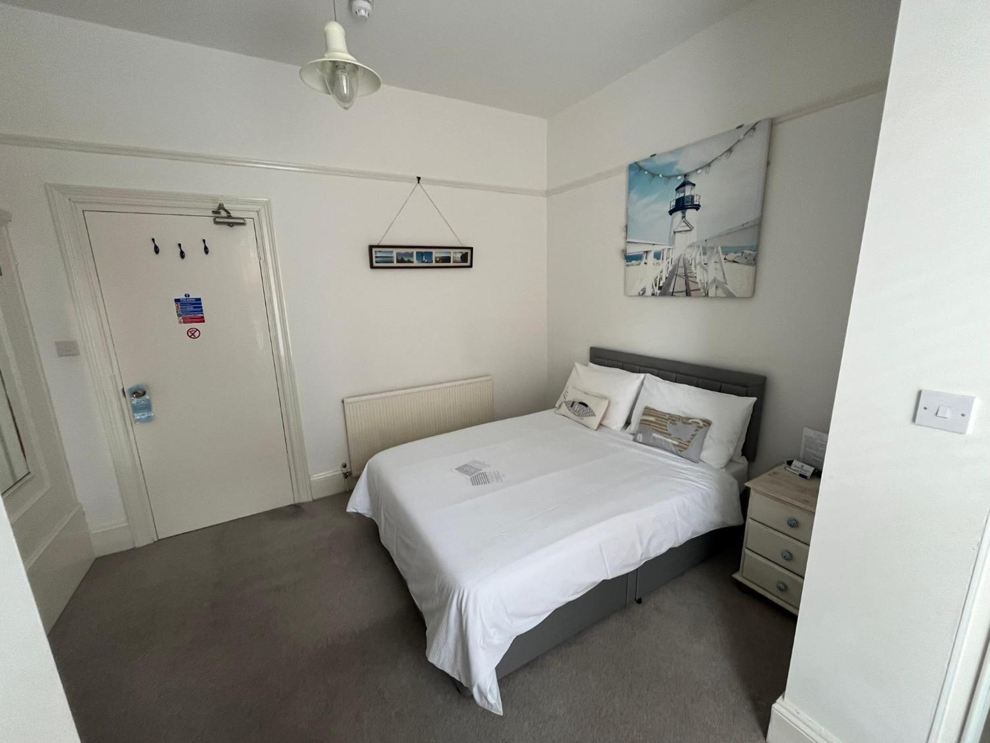 50 Bed & Breakfast 4*