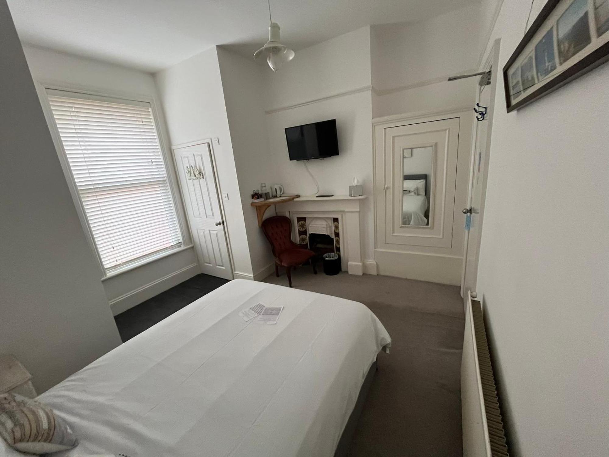 50 Bed & Breakfast Bournemouth