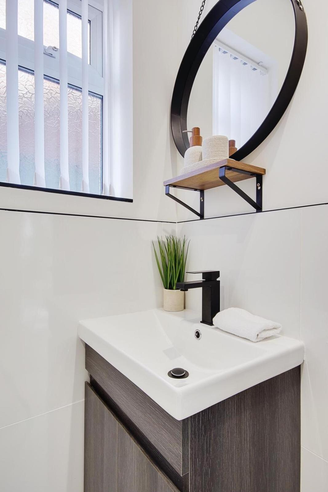 1 Castle Lane Apartment