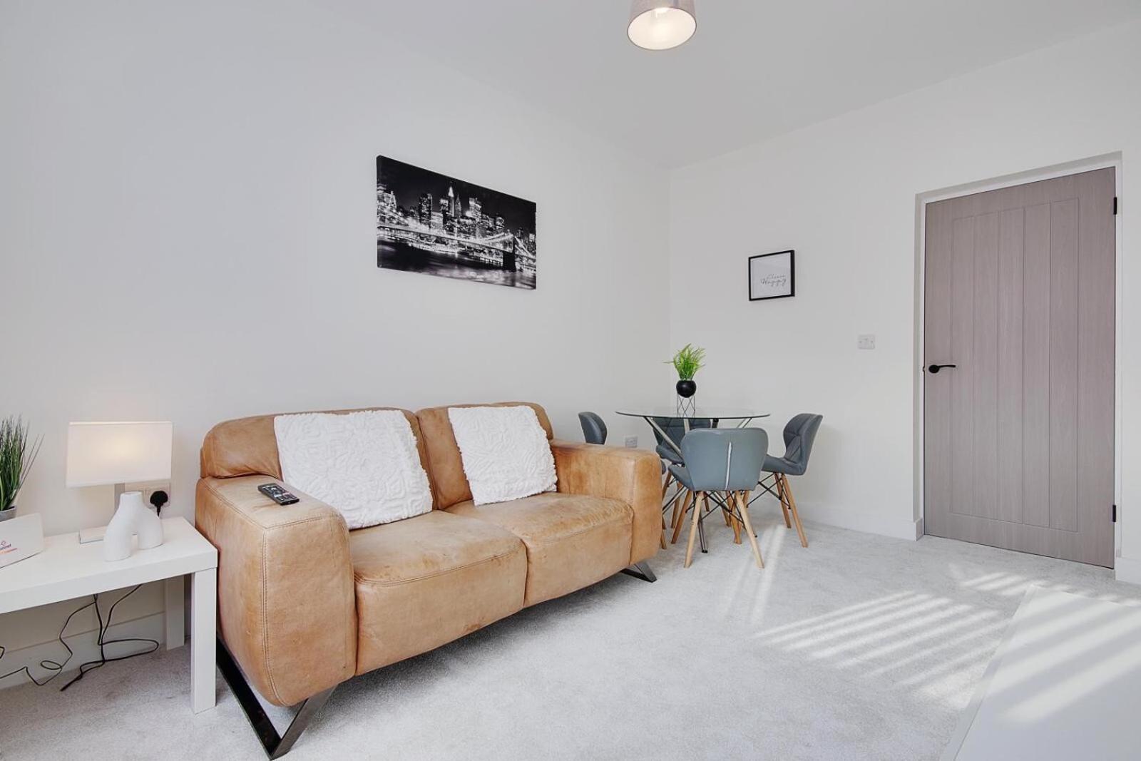 1 Castle Lane Apartment