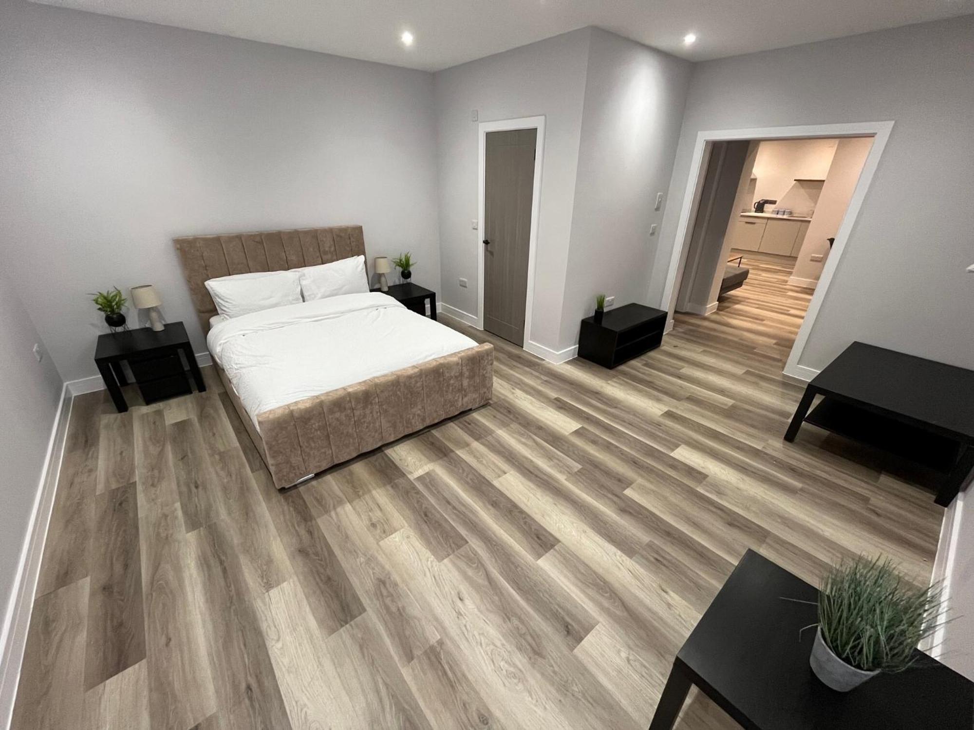 2 Castle Lane Apartment *