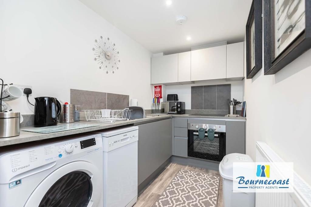 Apartment Bournecoast: Modern Near Beaches -fm9580 *