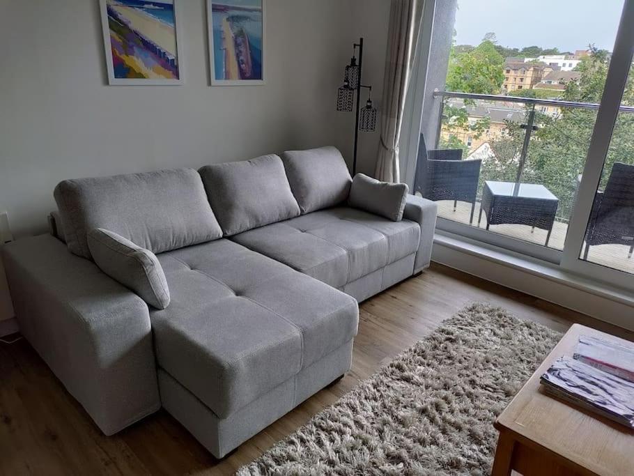 Stunning 2 Bed In + Parking Apartment Bournemouth