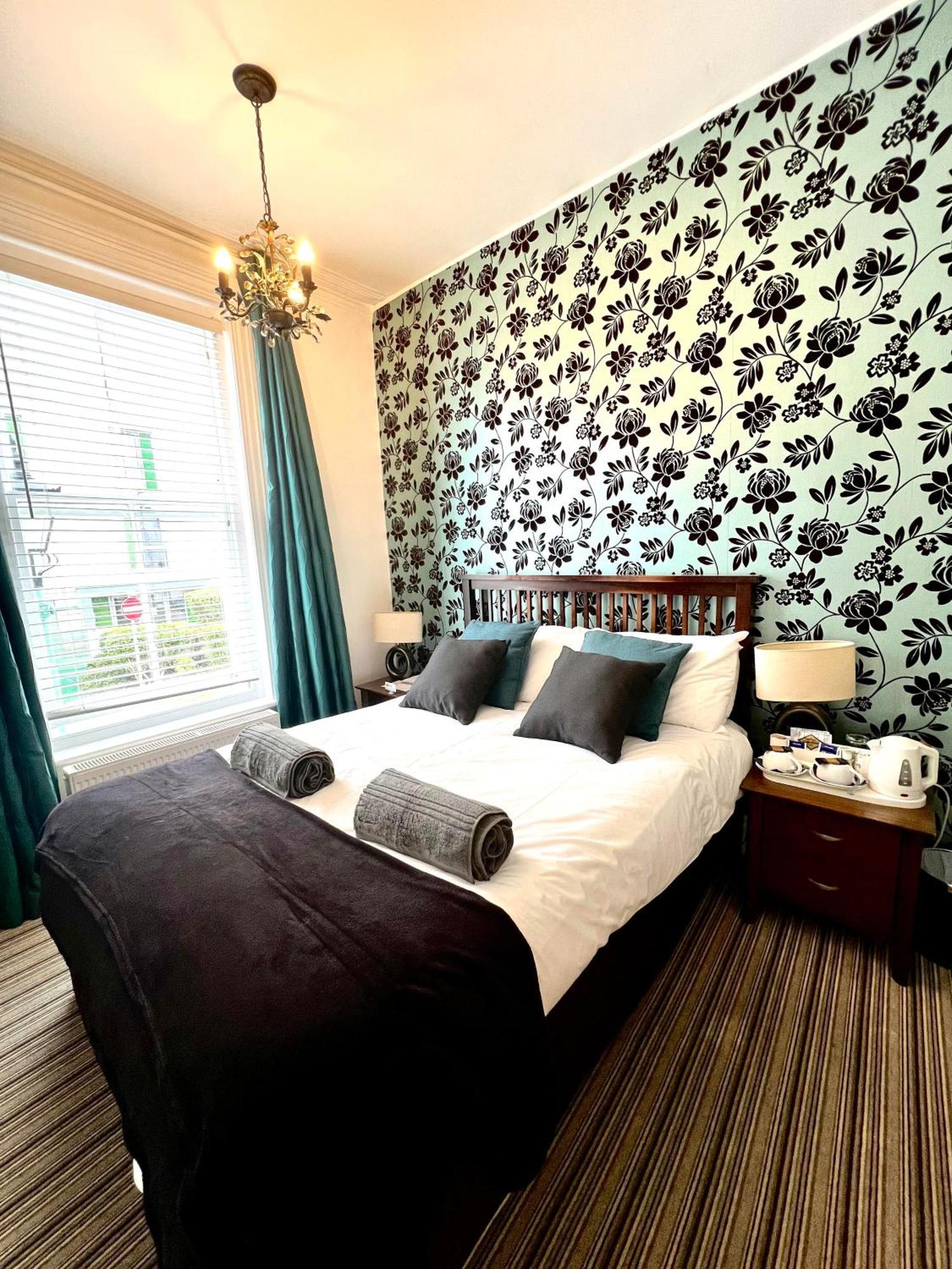 Bamboo Guest house 4*