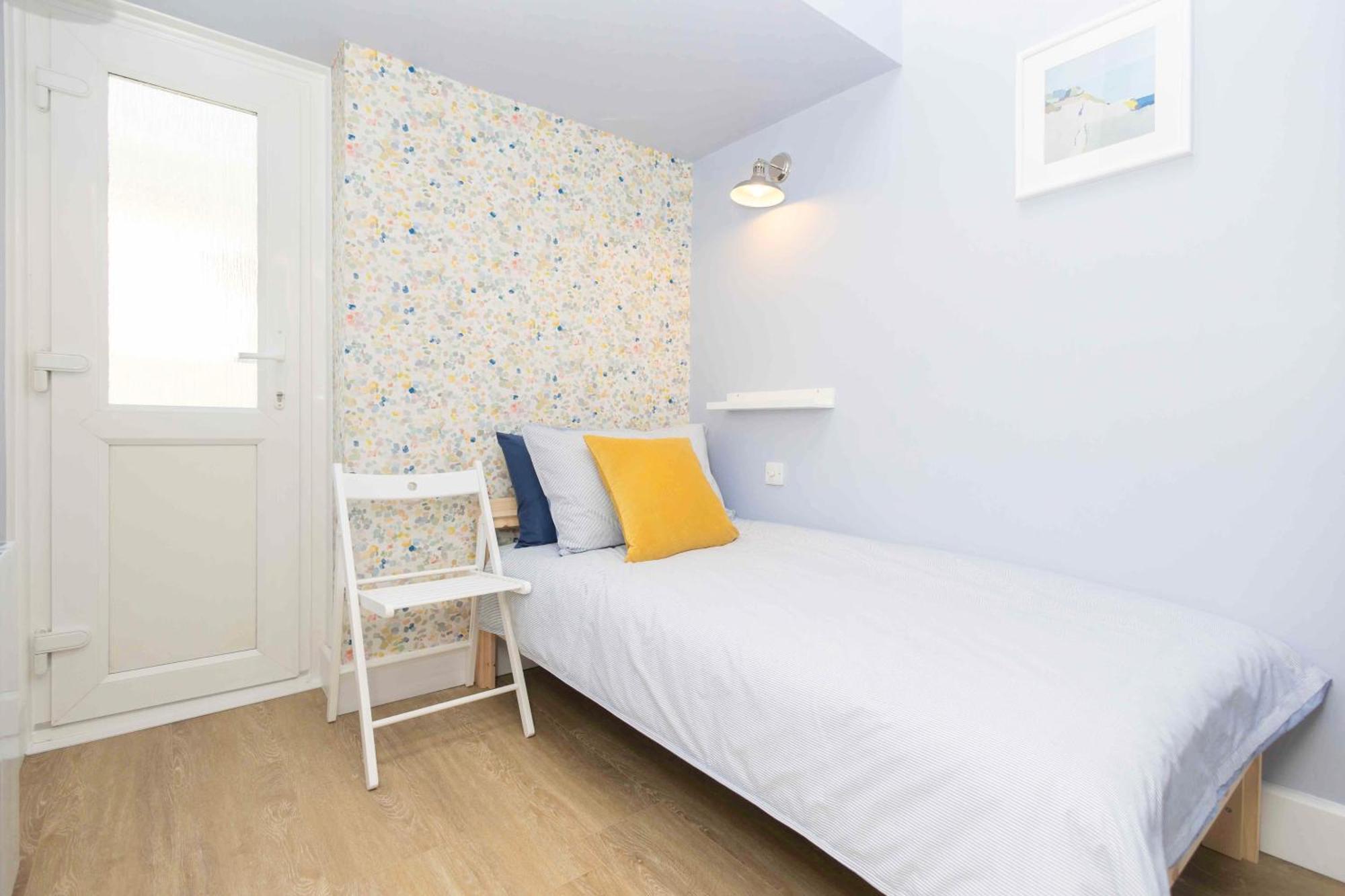 Verulum - By Coastline Retreats - Beautifully Designed Luxury Town Centre - 5 Minute Walk To The - Parking Included *