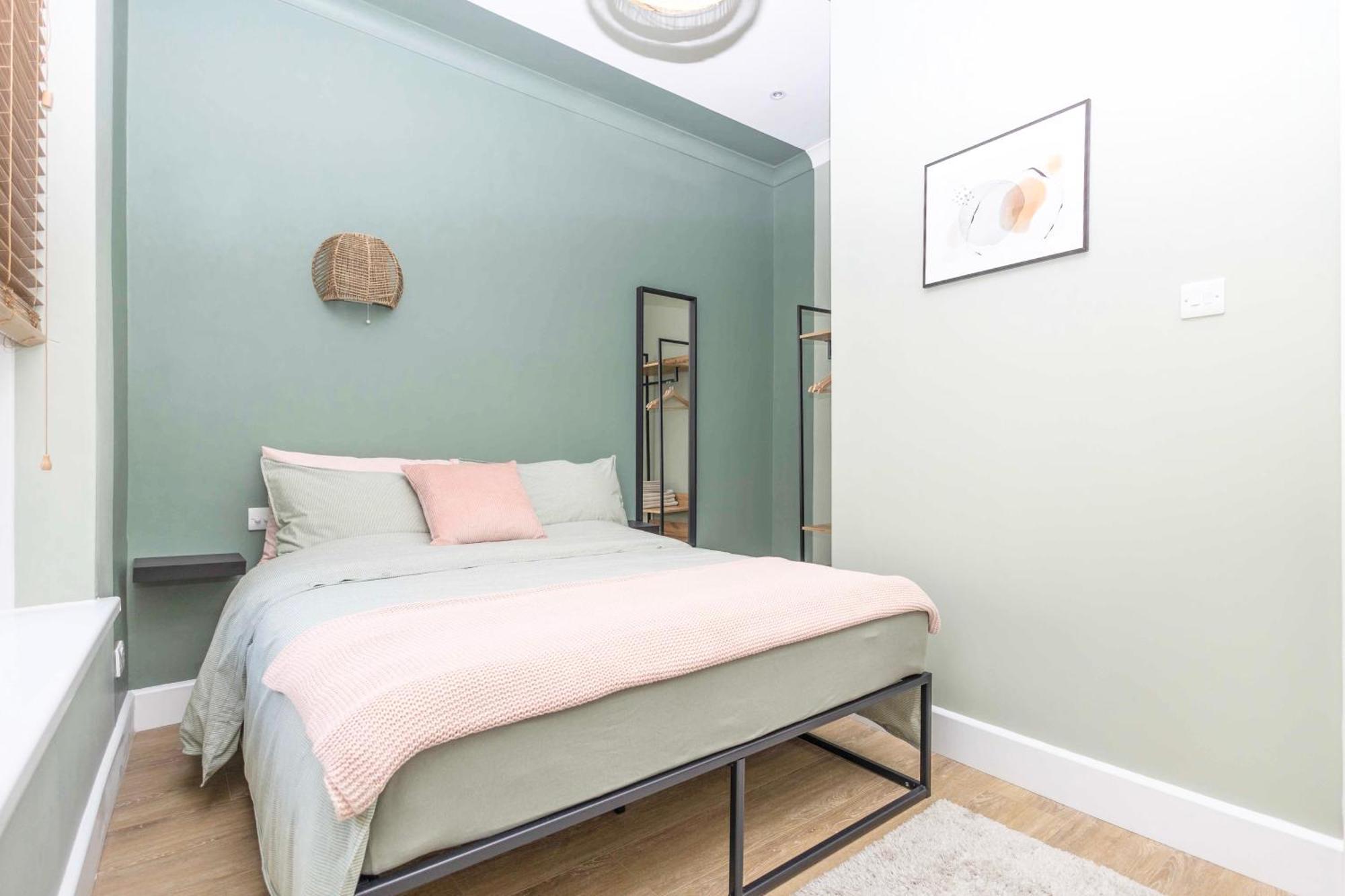 Verulum - By Coastline Retreats - Beautifully Designed Luxury Town Centre - 5 Minute Walk To The - Parking Included