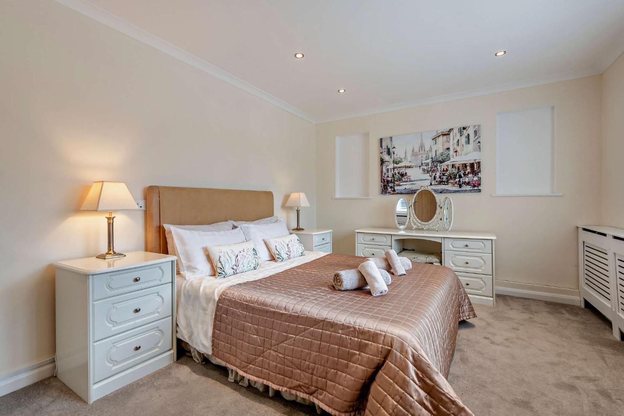 Oakwood Christchurch Sleeps 8 Holiday home *