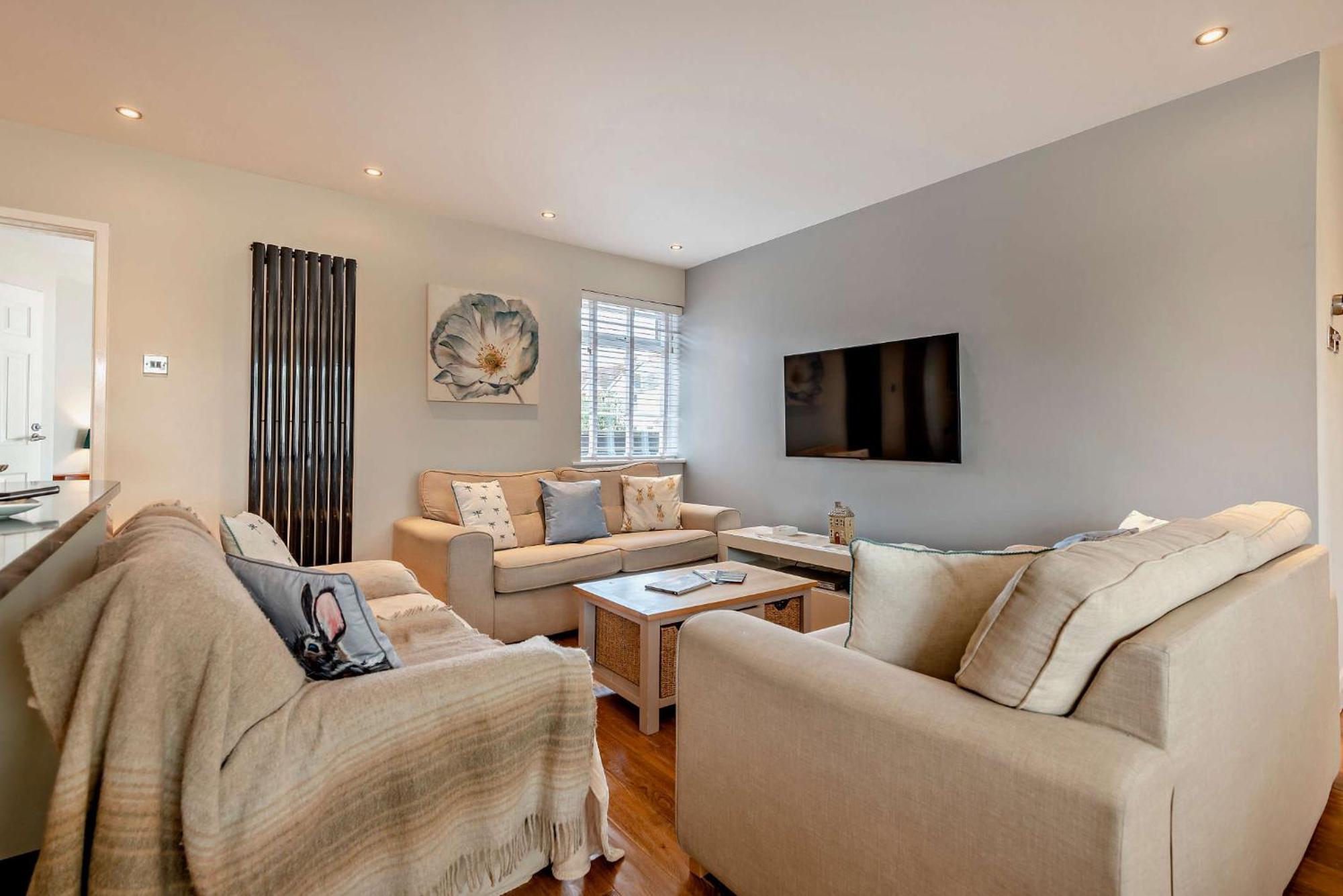 Holiday home Oakwood Christchurch Sleeps 8 *