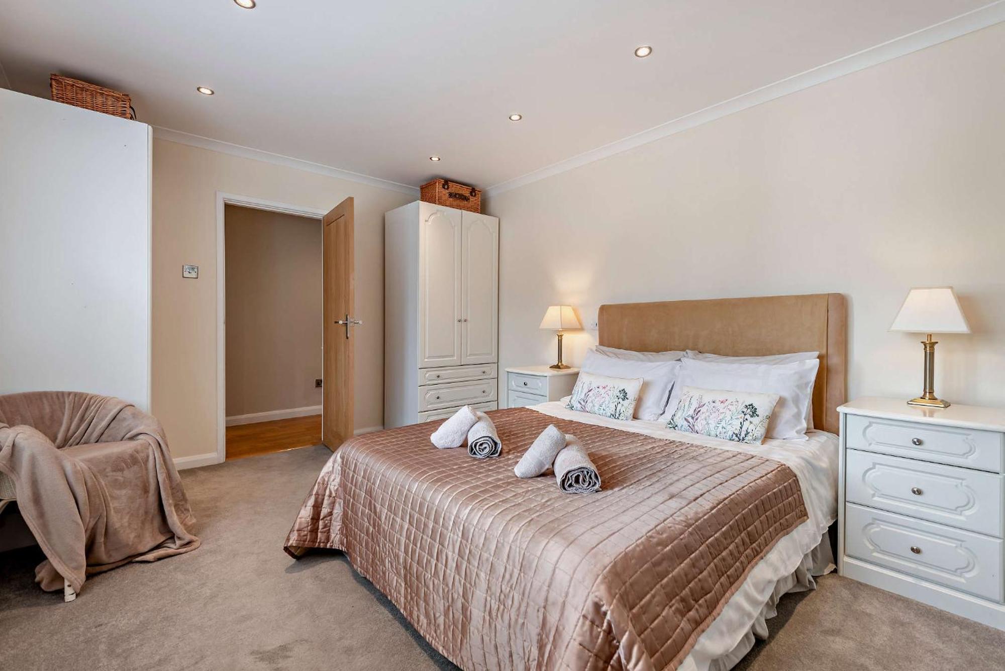 Oakwood Christchurch Sleeps 8 * Bournemouth