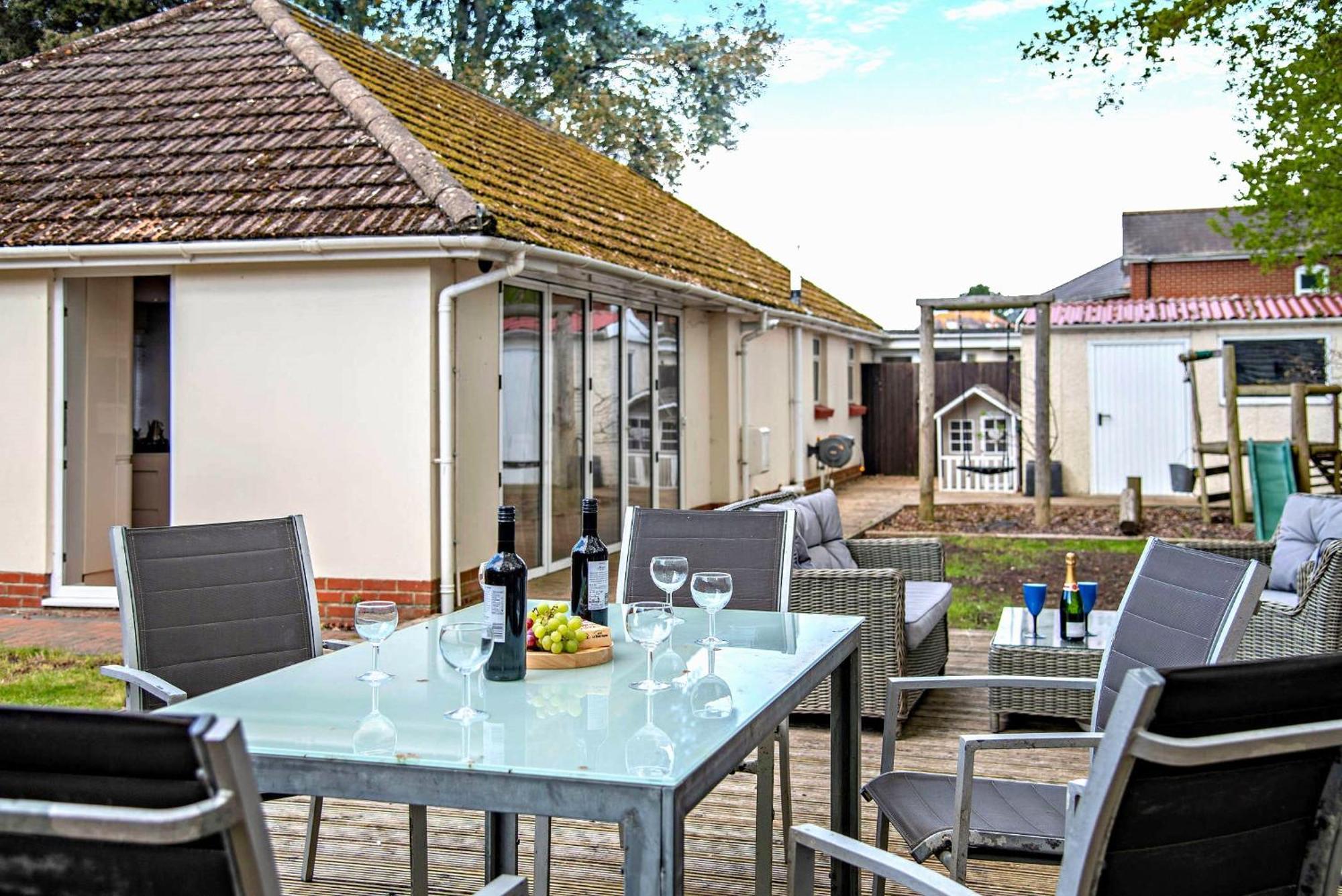 Holiday home Oakwood Christchurch Sleeps 8 Bournemouth