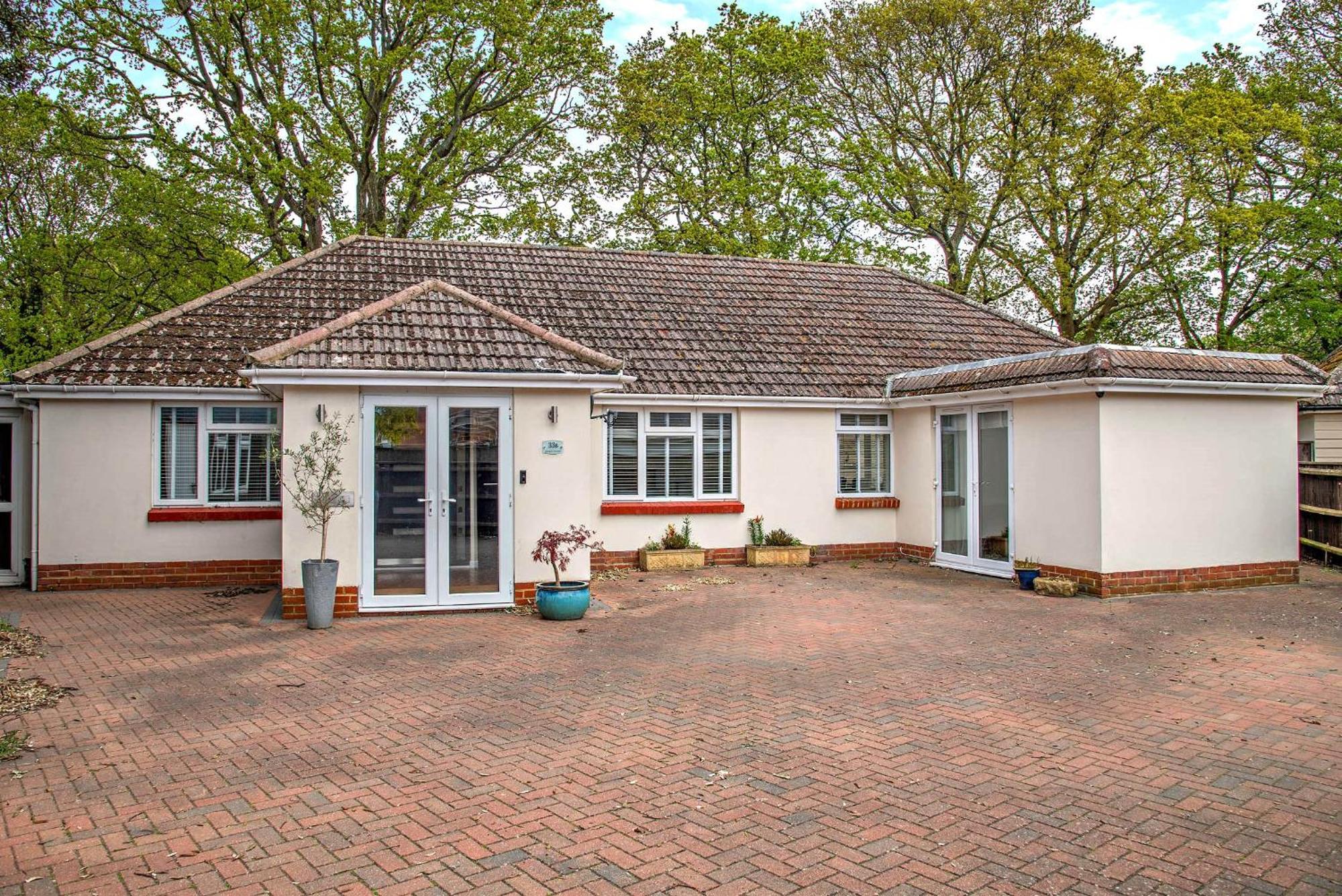Oakwood Christchurch Sleeps 8 Holiday home