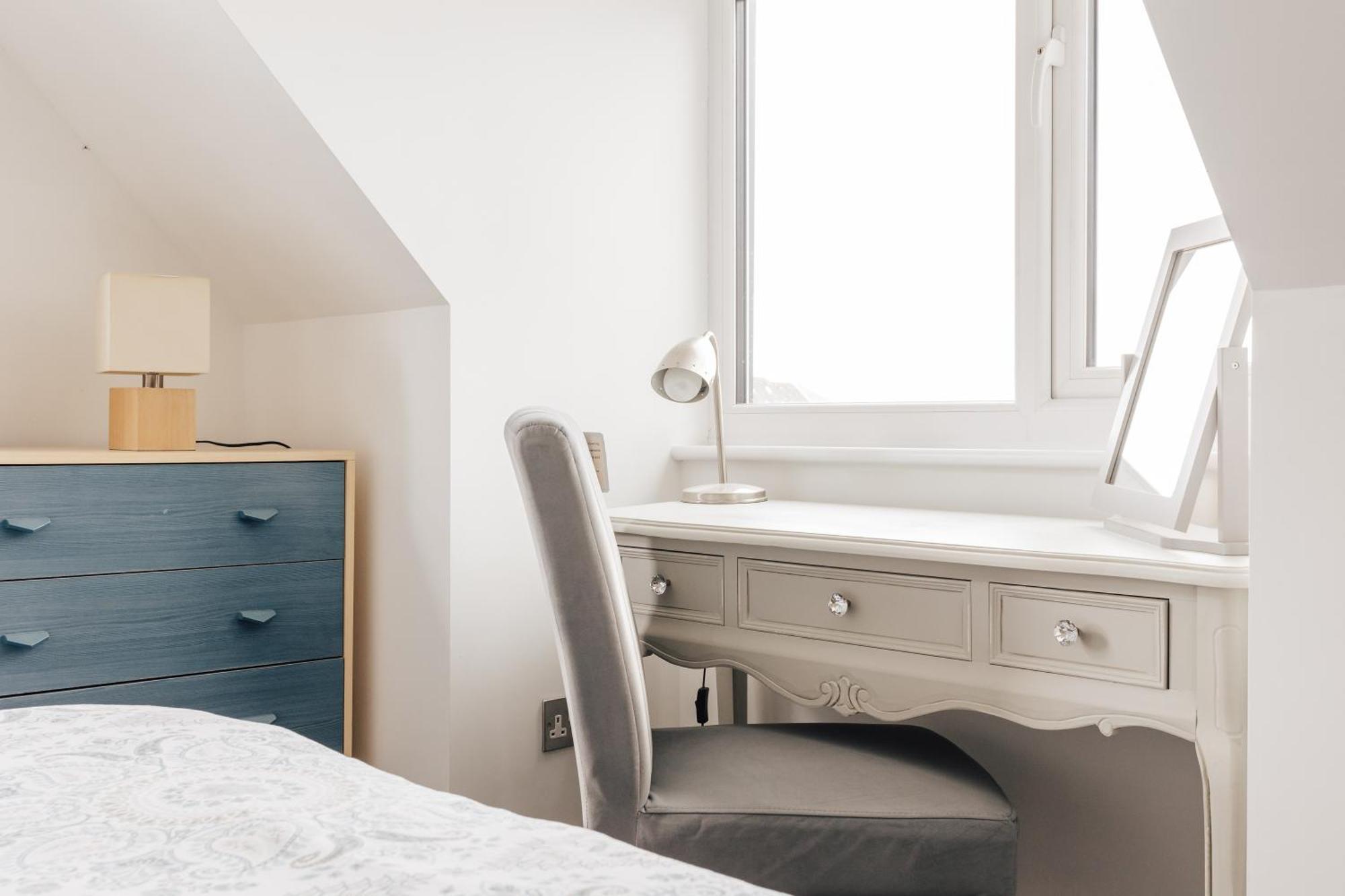 Apartment Coastal Haven: Southbourne's Two-bedroom Retreat