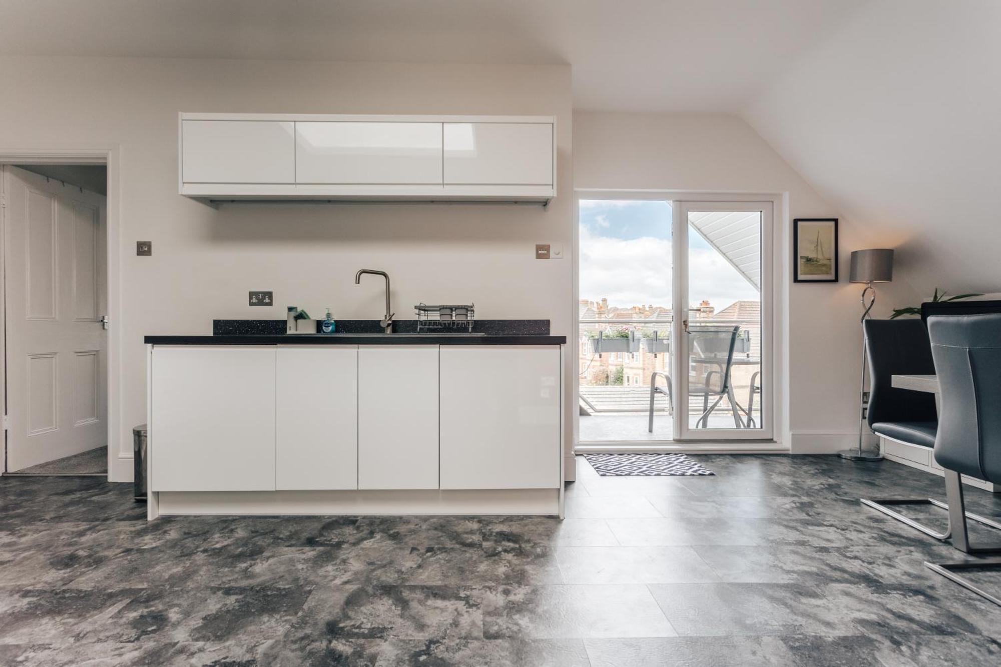 Coastal Haven: Southbourne's Two-bedroom Retreat Bournemouth