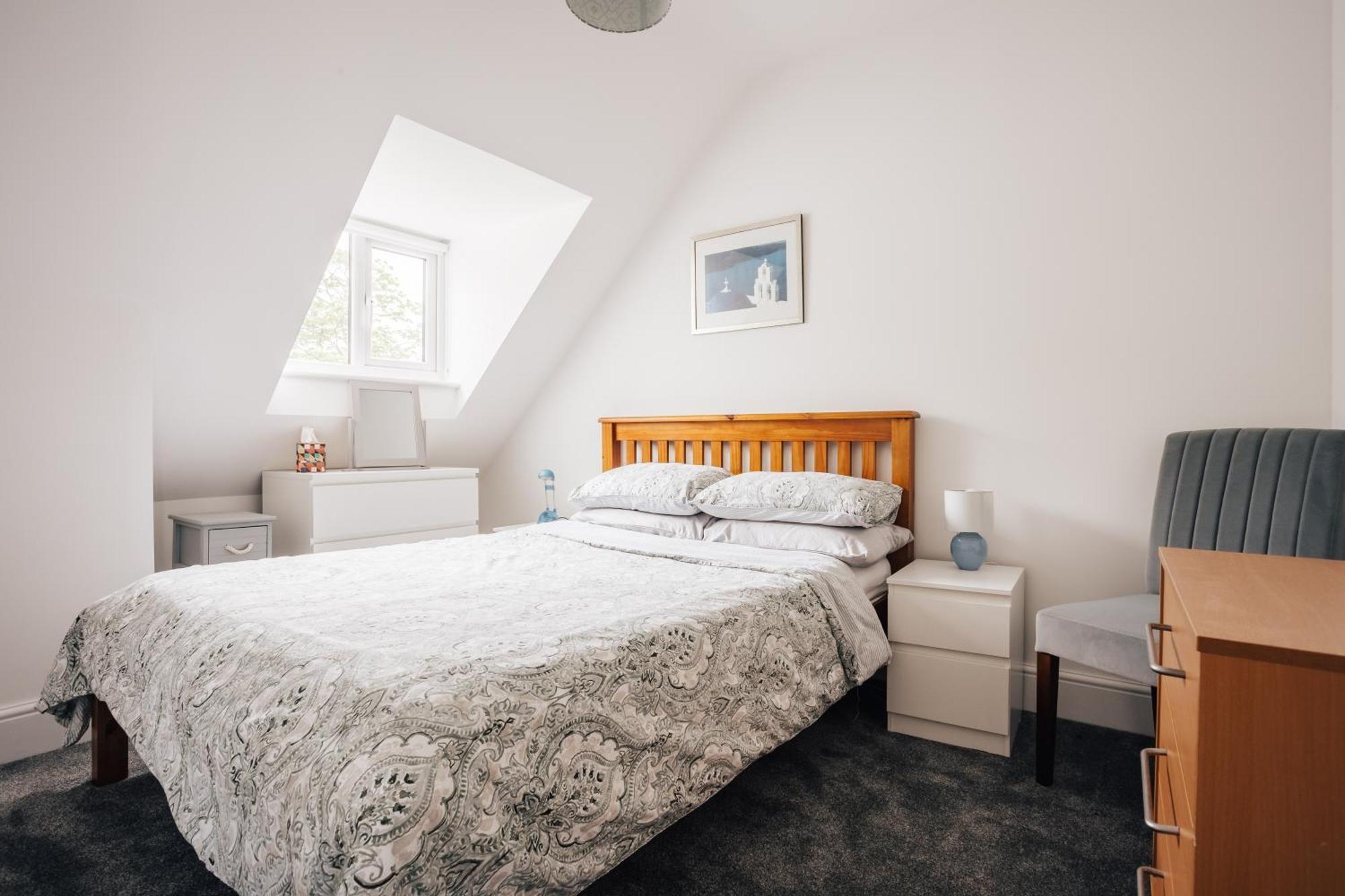 Coastal Haven: Southbourne's Two-bedroom Retreat