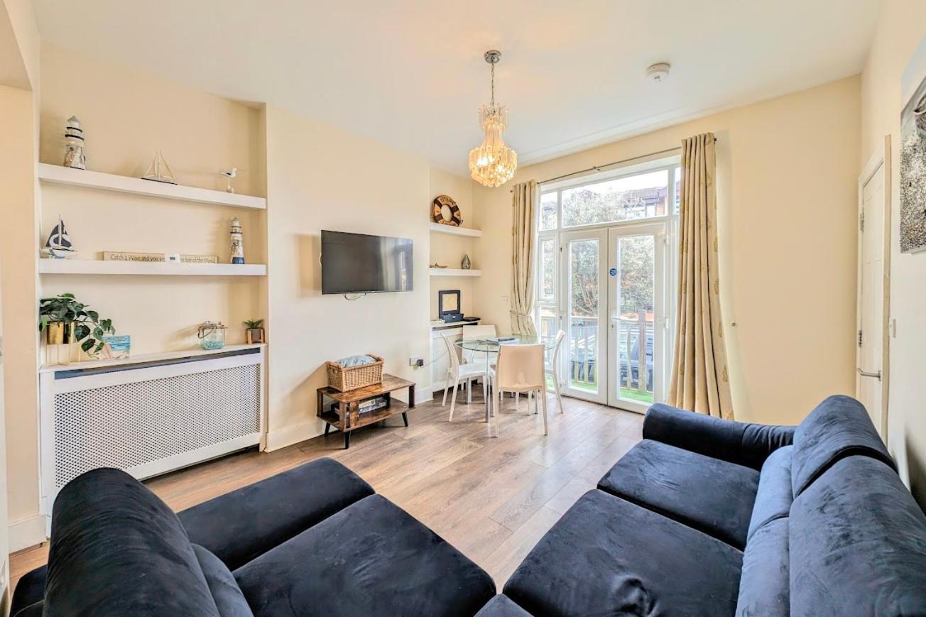 Town Centre House For 6 Guests