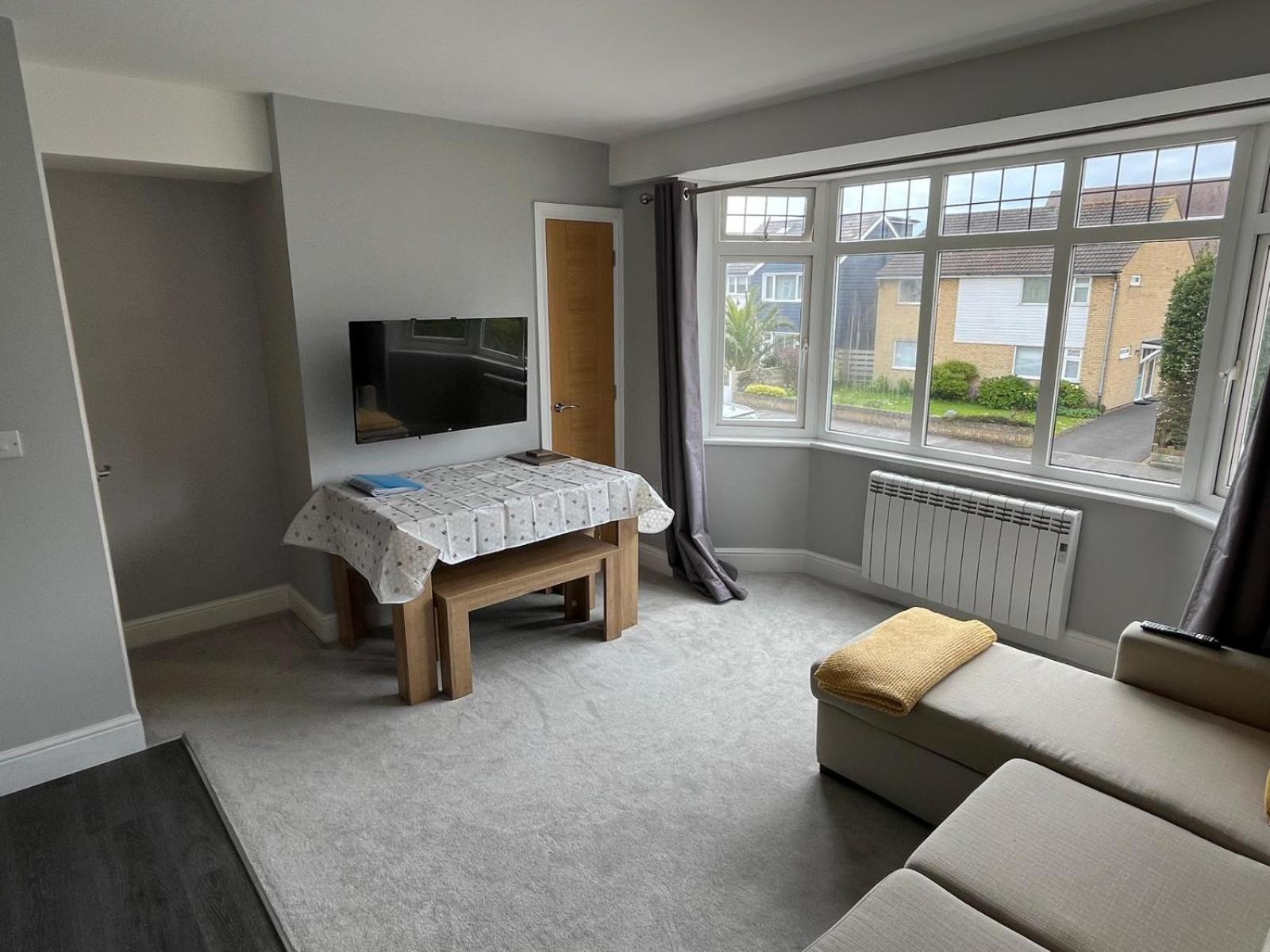 New One Bed 1st Floor Flat Close To The Apartment *