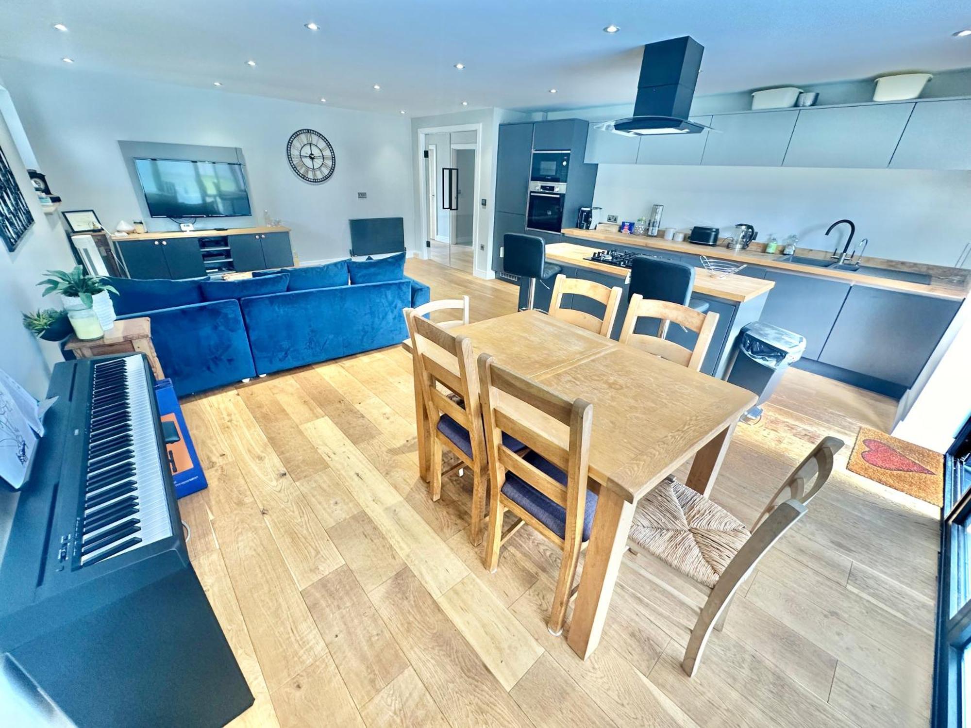Spacious Modern With Garden, Hot Tub, Gas Bbq And Sky Sports! Bournemouth