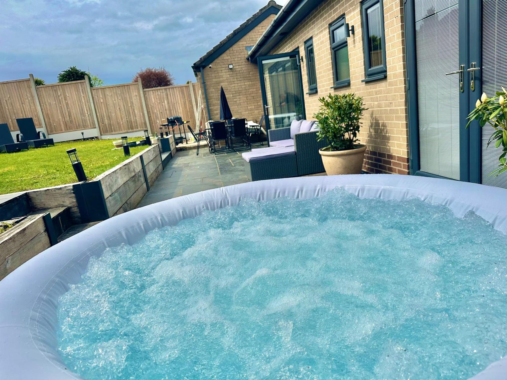 Spacious Modern With Garden, Hot Tub, Gas Bbq And Sky Sports! Holiday home Bournemouth