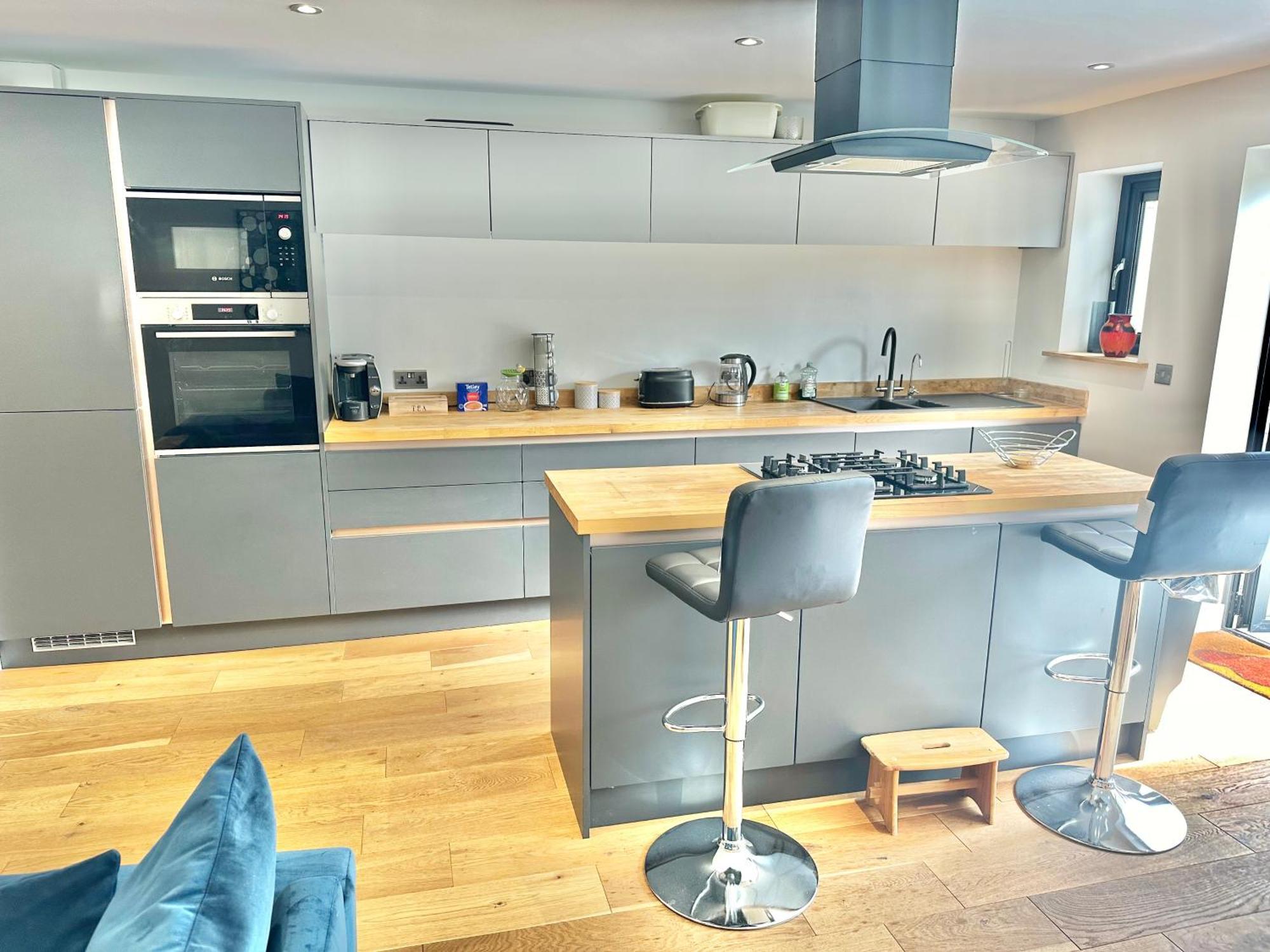 Spacious Modern With Garden, Hot Tub, Gas Bbq And Sky Sports! Holiday home