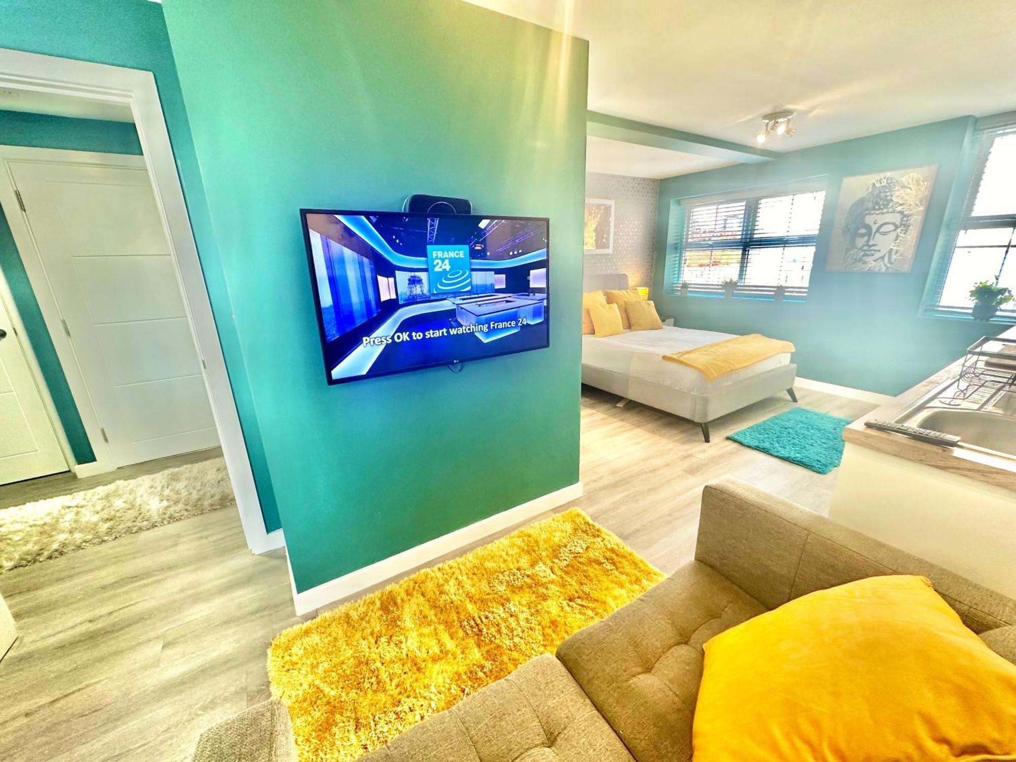 Cozy In Town Centre - Fast Wifi - Smart Tv - Close To Town Centre And Apartment *
