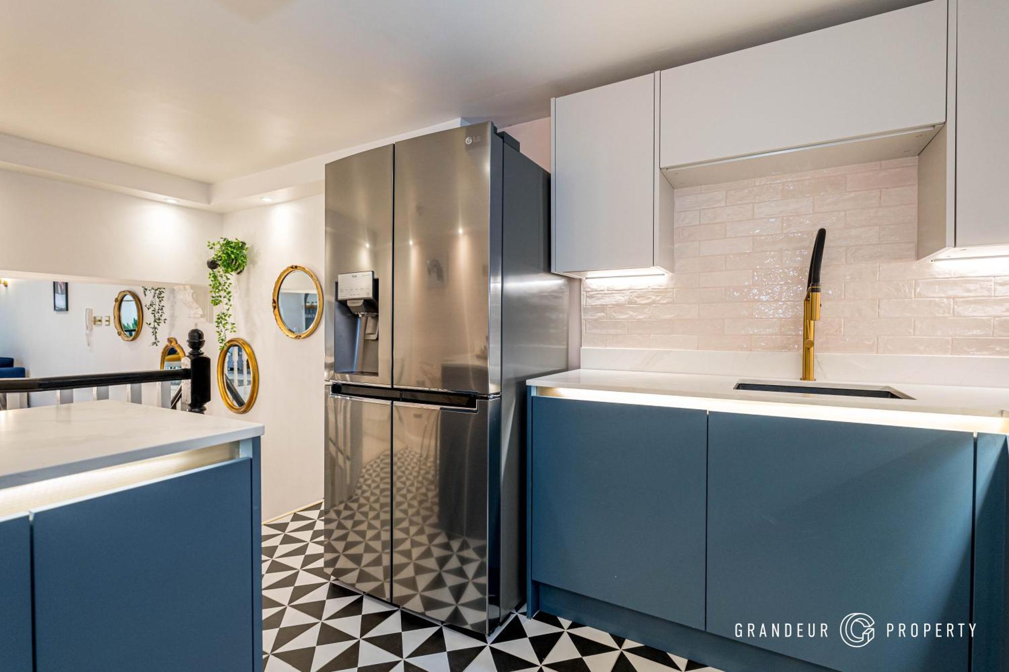 Apartment The Atrium By Grandeur