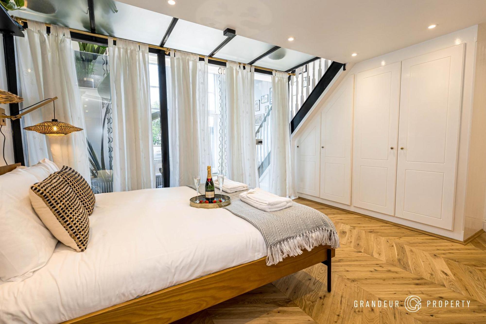 The Atrium By Grandeur Apartment