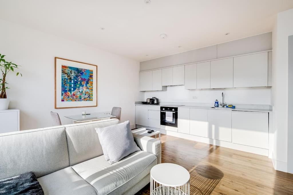 Apartment Town Ctr, Balcony, Free Parking *