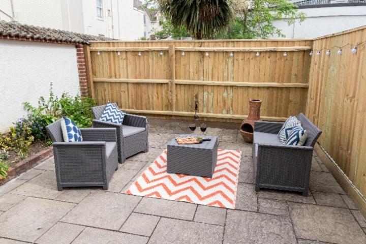 Stylish With Garden Near The Bournemouth