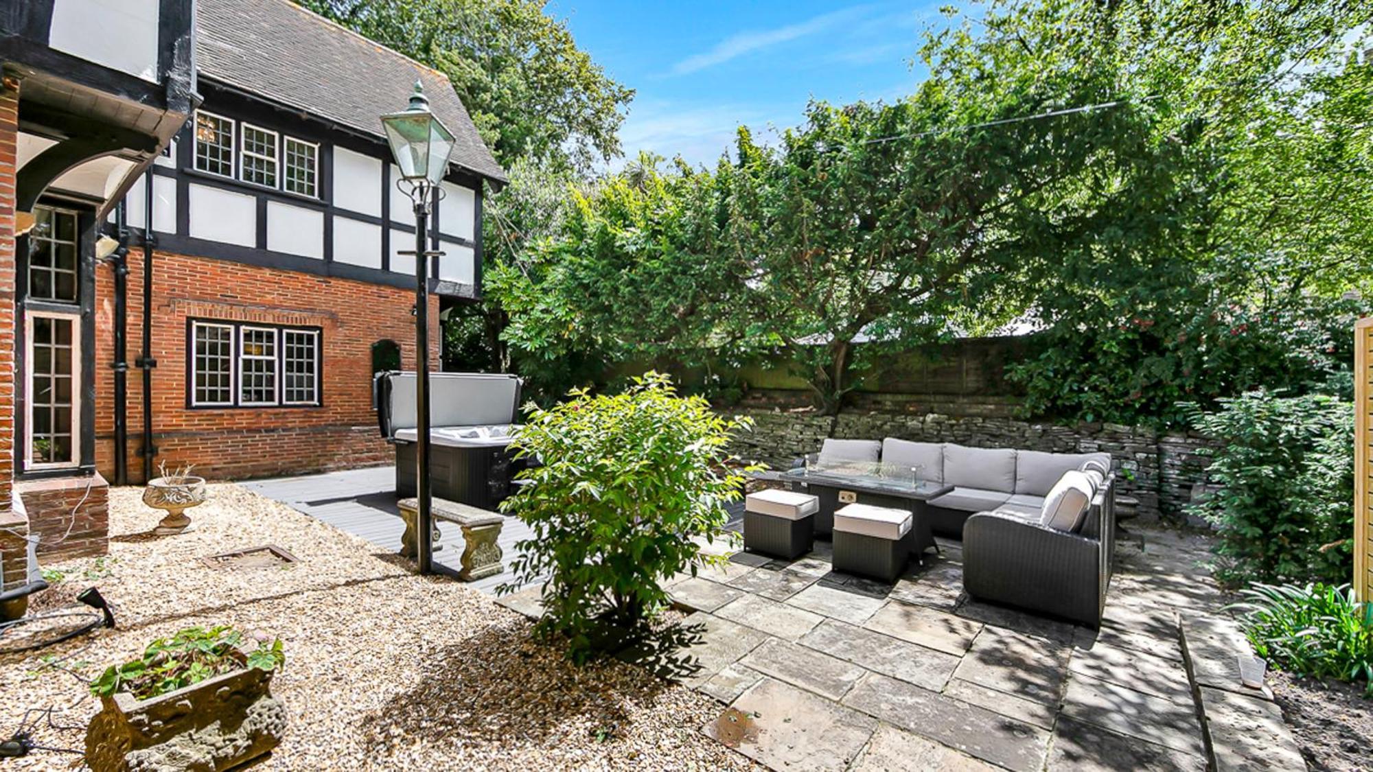 Tudor Grange Holiday home