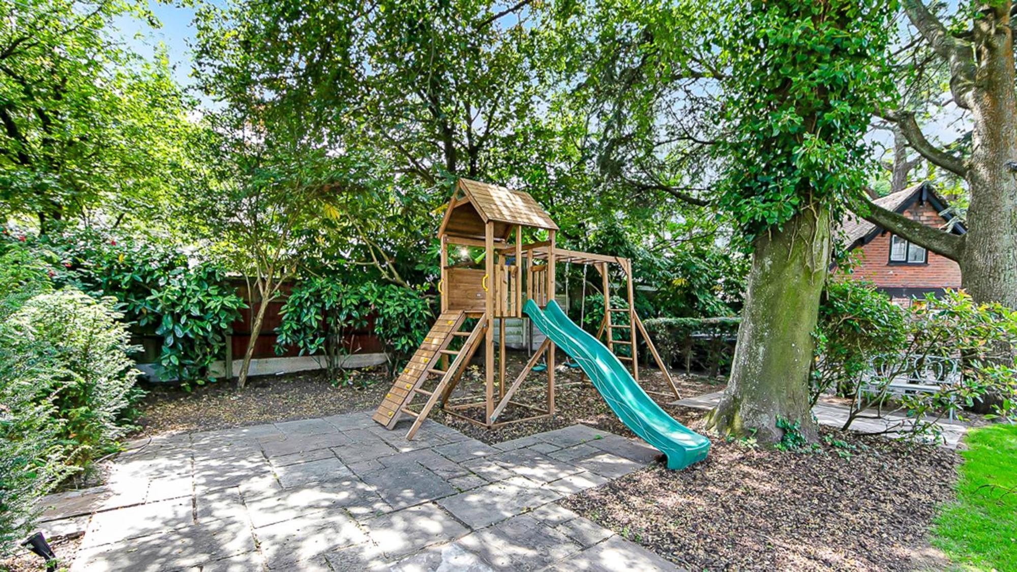 Holiday home Tudor Grange *